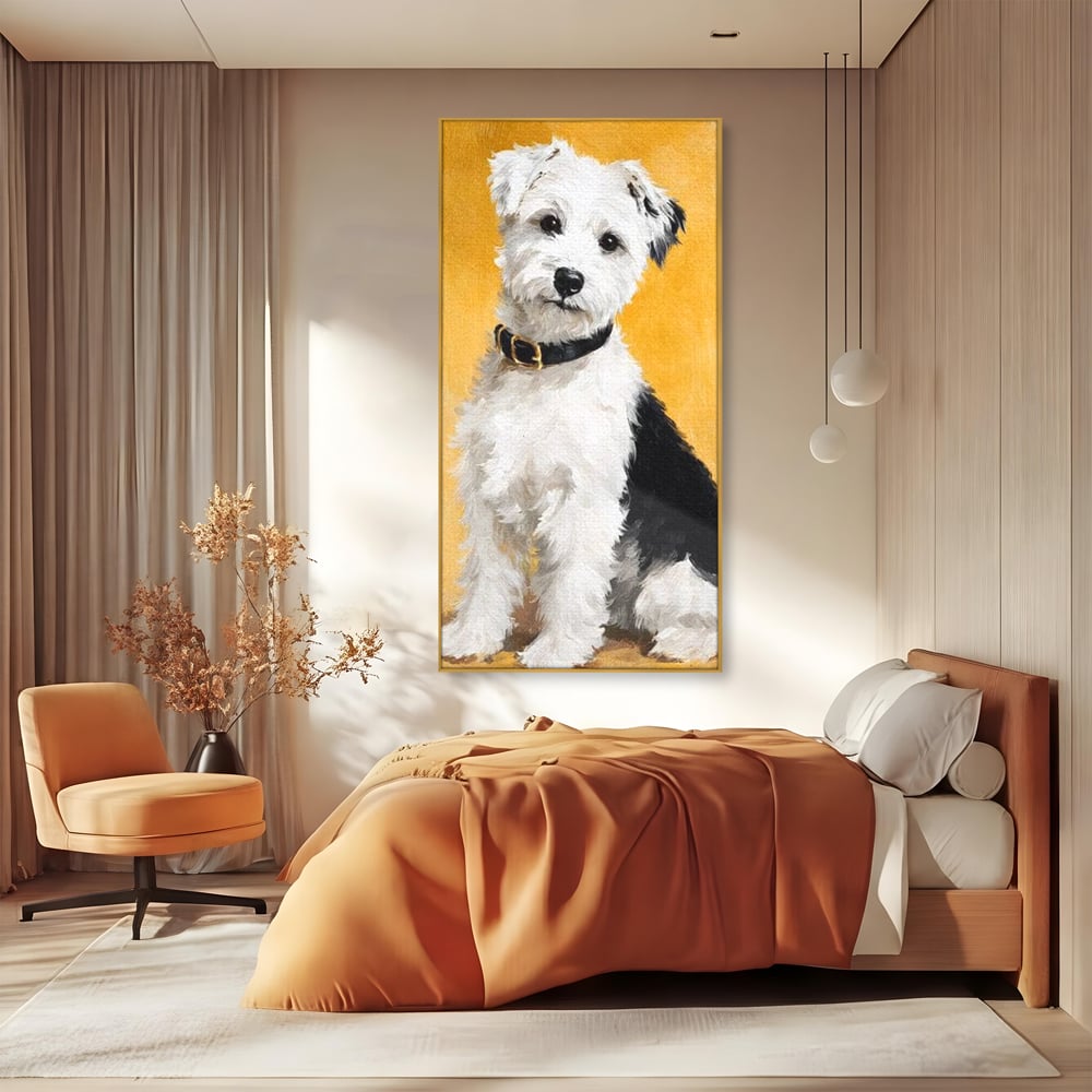 Tablou canvas cu tablou canvas cu un catel pufos, in rama de aluminiu auriu, pe perete intr-un dormitor